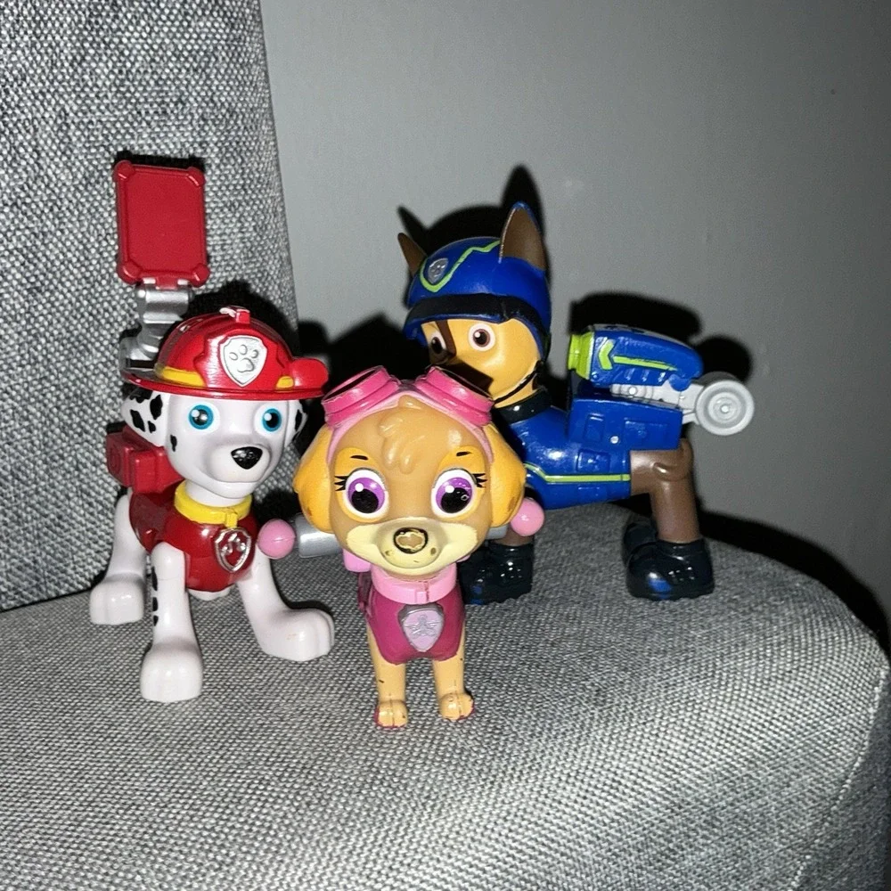 Paw Patrol Pups Action Pups Figures Lot of 3 Skye Marshall Chase Toy Dogs